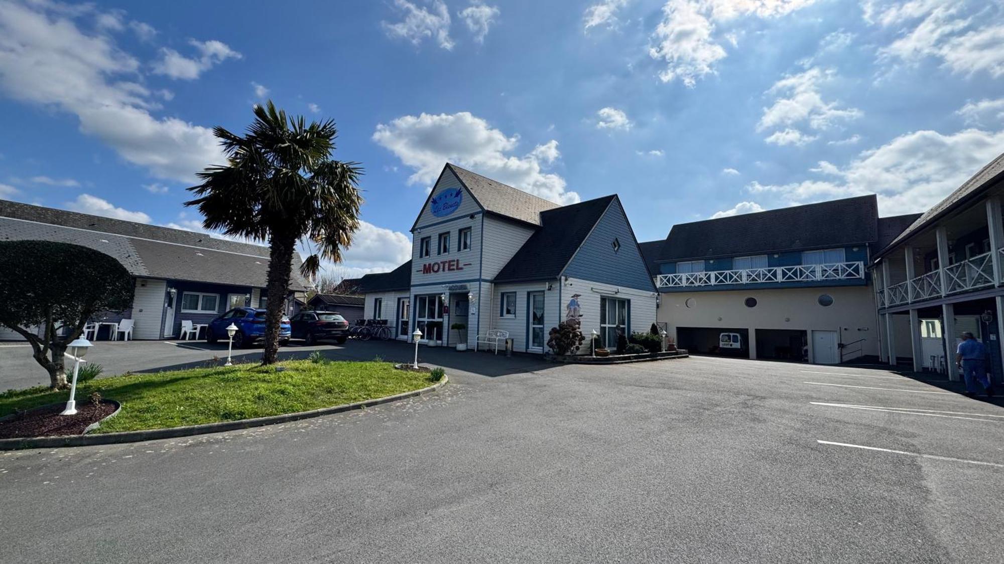 Contact Hotel - Motel Les Bleuets & Spa La Riviere-Saint-Sauveur Luaran gambar